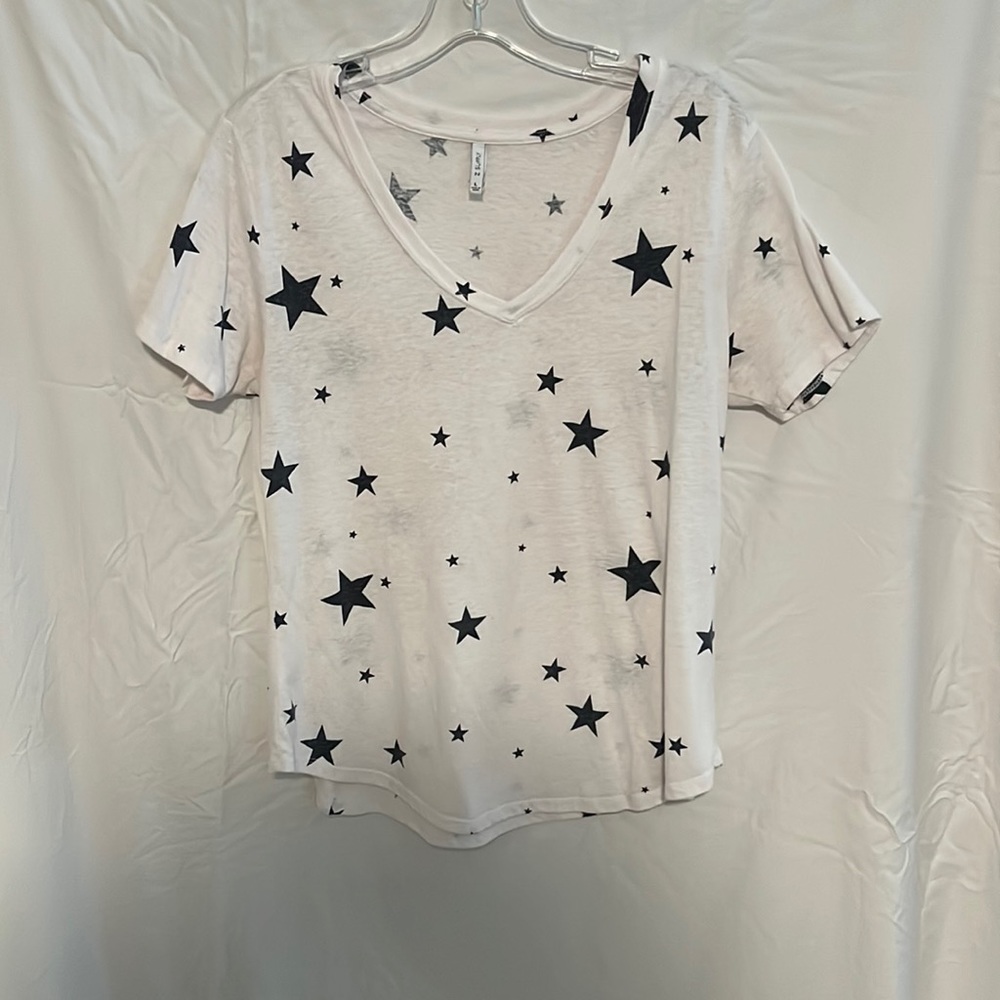 Cute white Z supply tee with navy blue stars